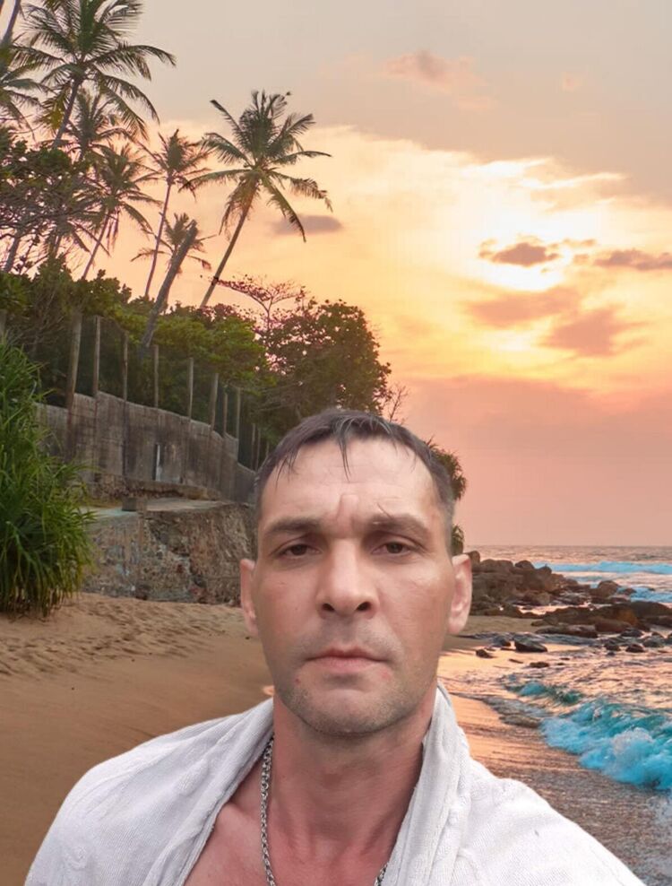  ,   Denis, 43 ,     , c , 