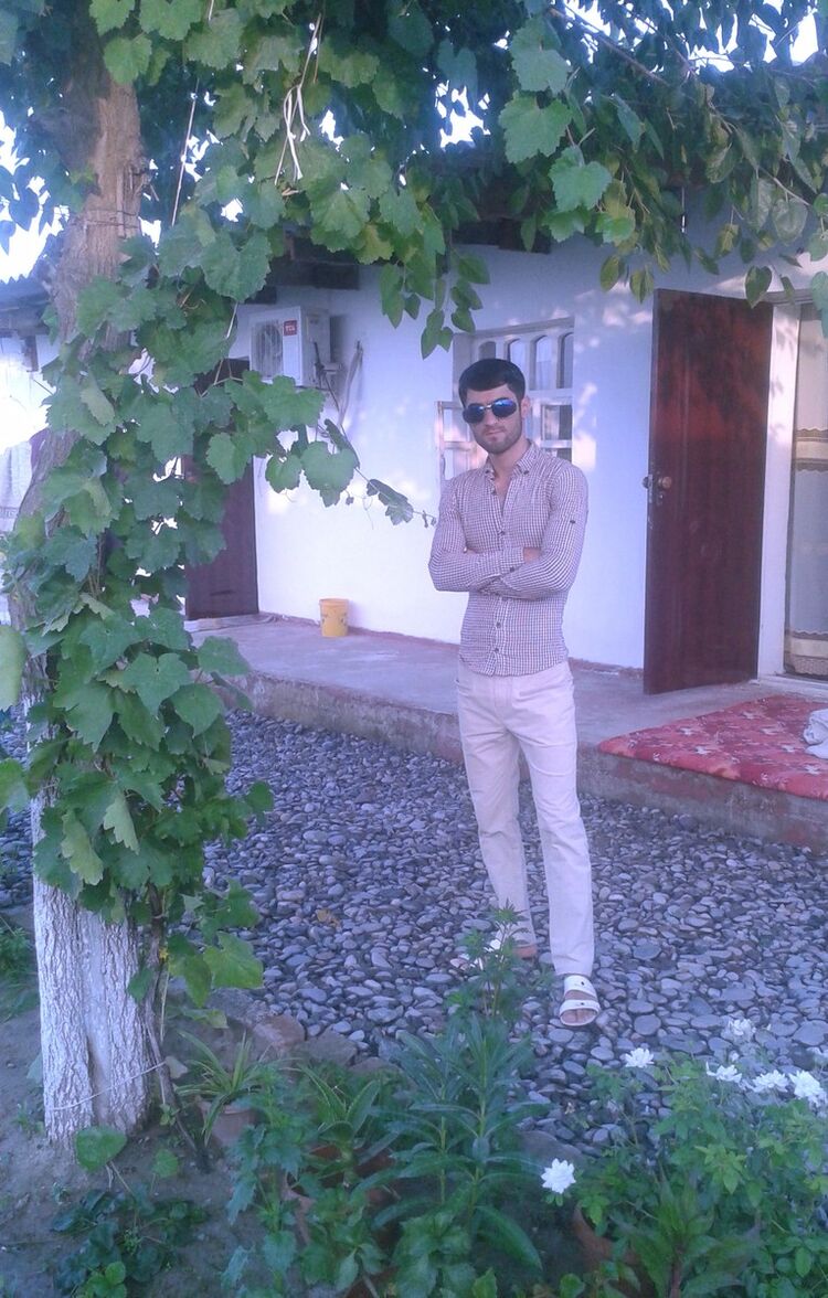  ,   Ilhom, 33 ,   ,   , c 