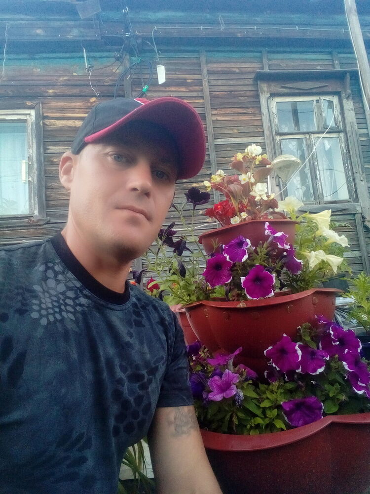  20803702  Vladimir, 40 ,    