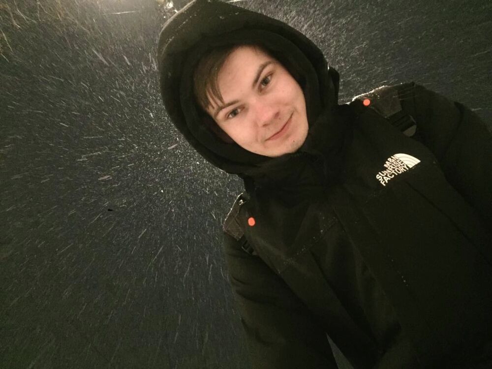  35327202  Vadim, 23 ,    