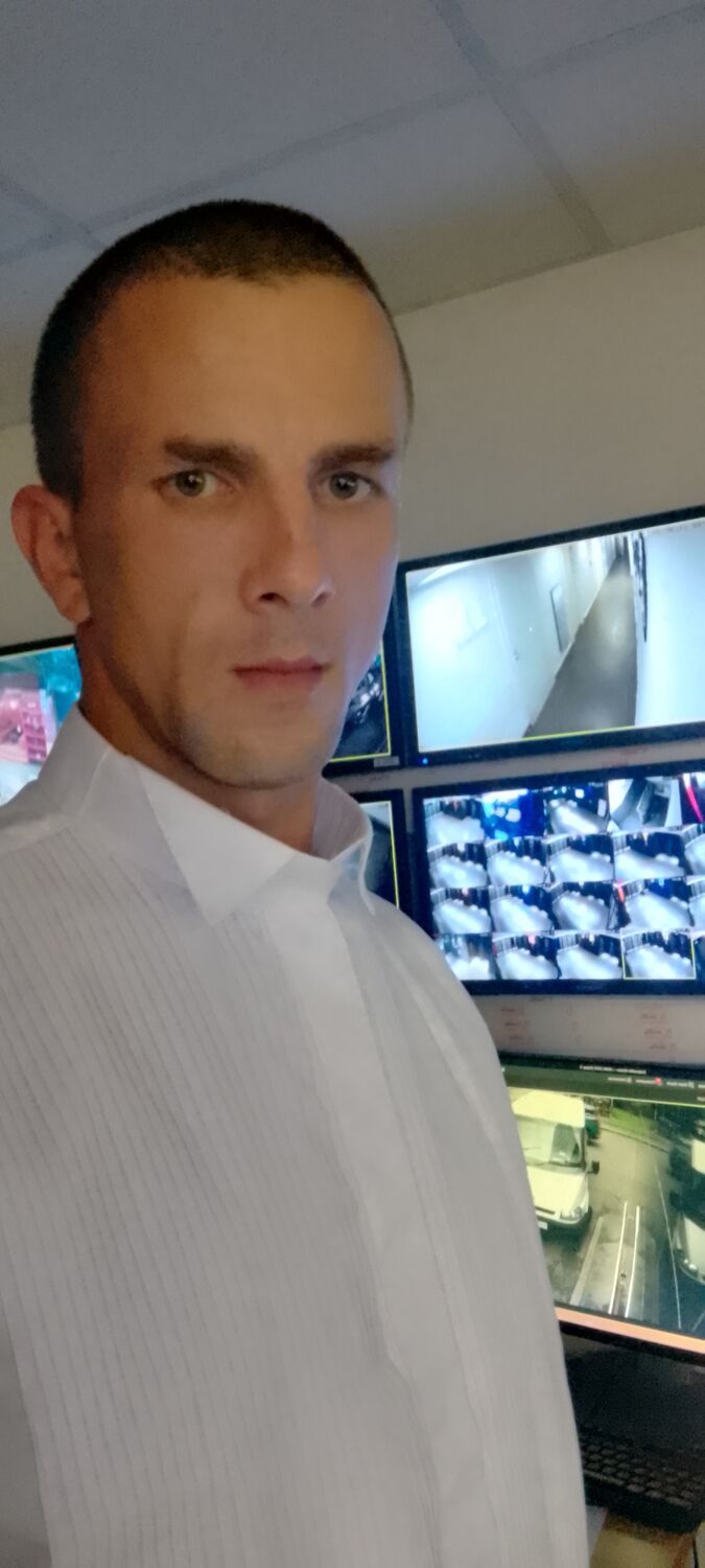  52907212  , 28 ,    