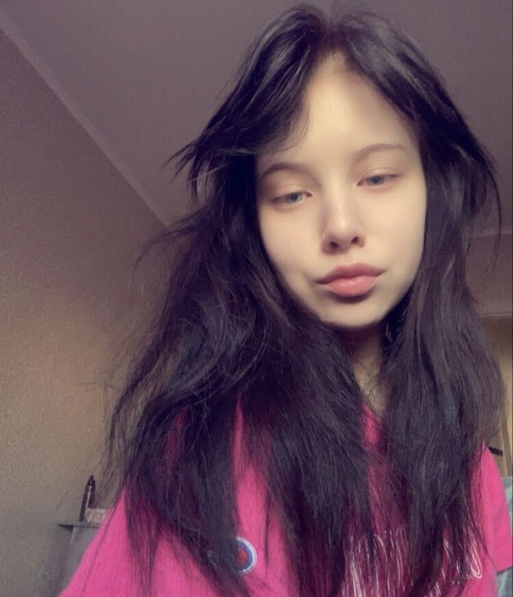  50358642  Anastasia, 20 ,    