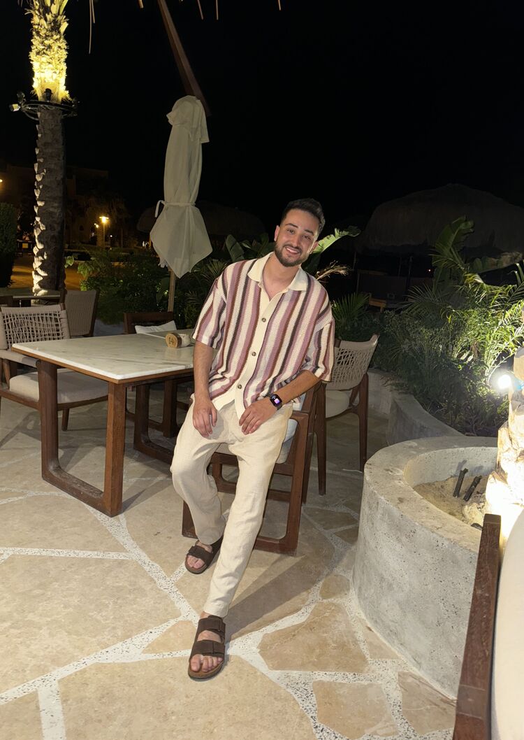  48327362  Adham, 25 ,    