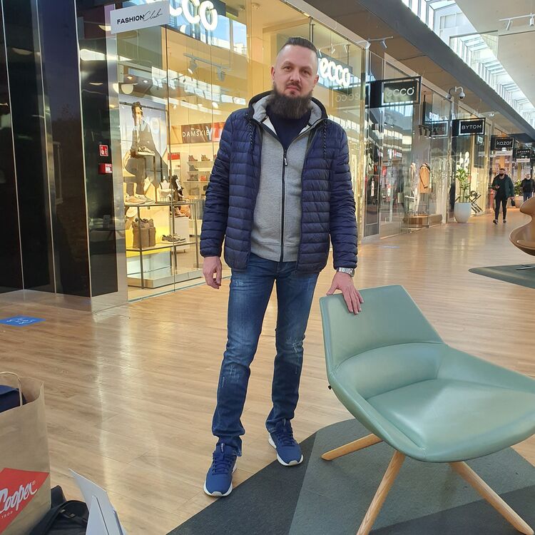  25564782  Aliaksandr, 39 ,    