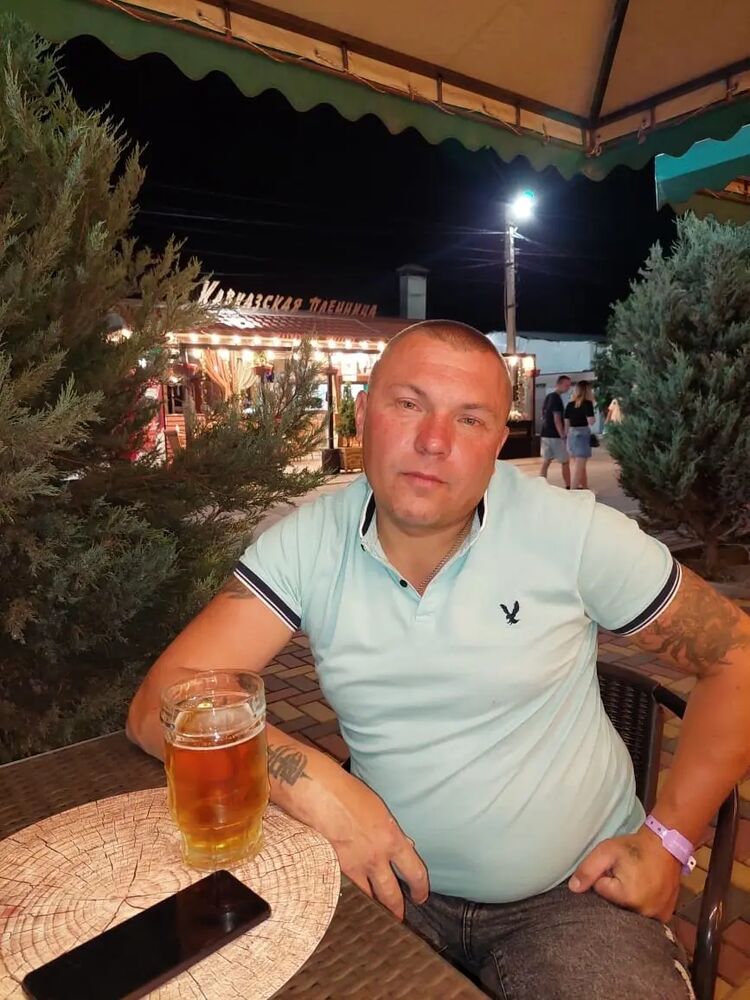  ,   Alex, 39 ,   ,   