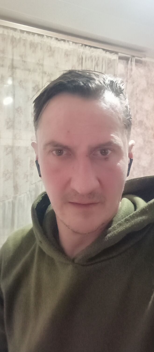  48781522  Evgen, 46 ,    