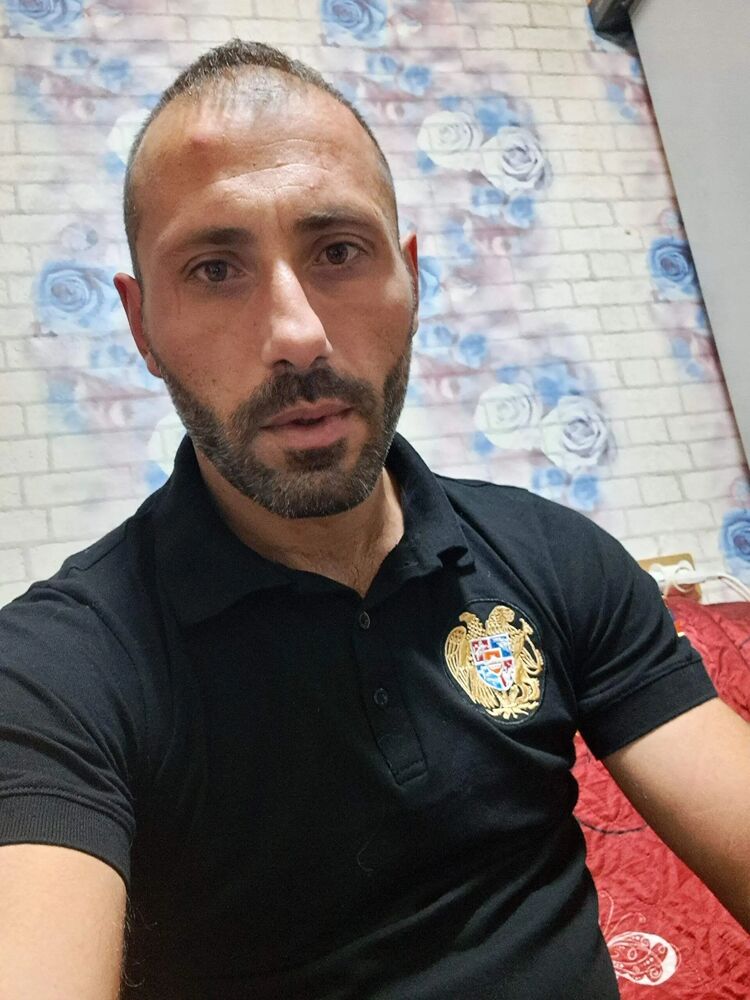 ,   Armen, 36 ,   ,   