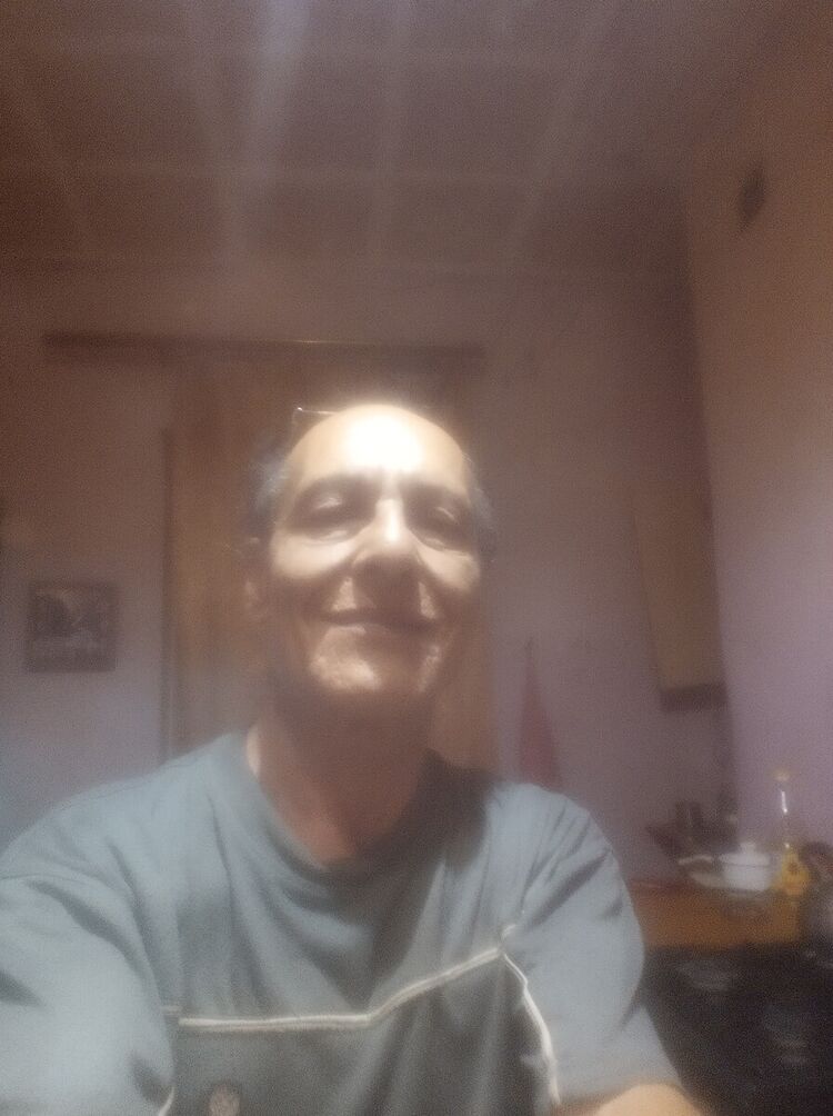  21250852  Valera, 49 ,    