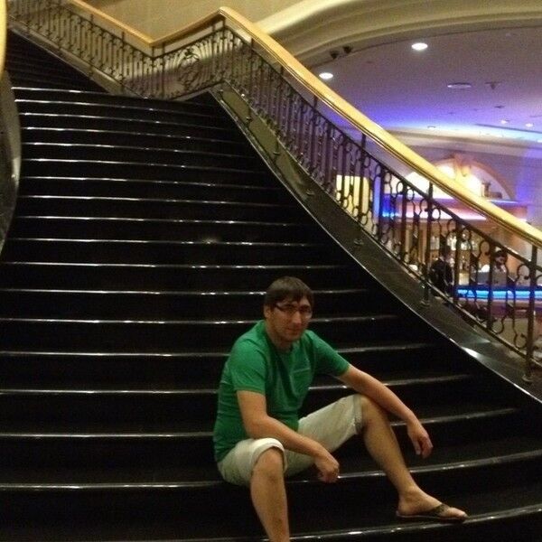  4798042  Nodir, 46 ,    