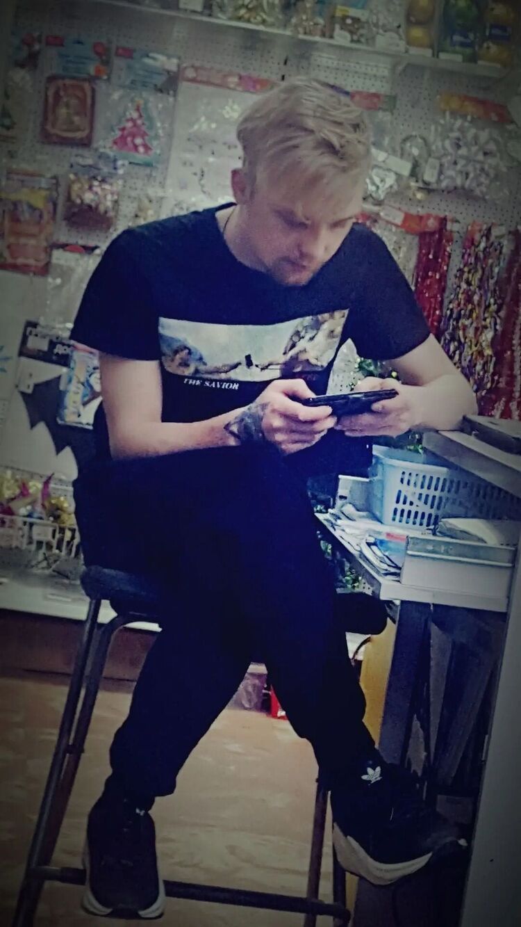  ,   Max, 28 ,  