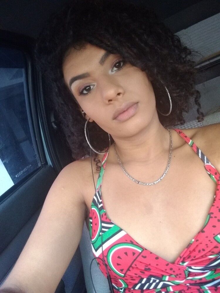  ,   Shadia, 49 ,   ,   , c , 