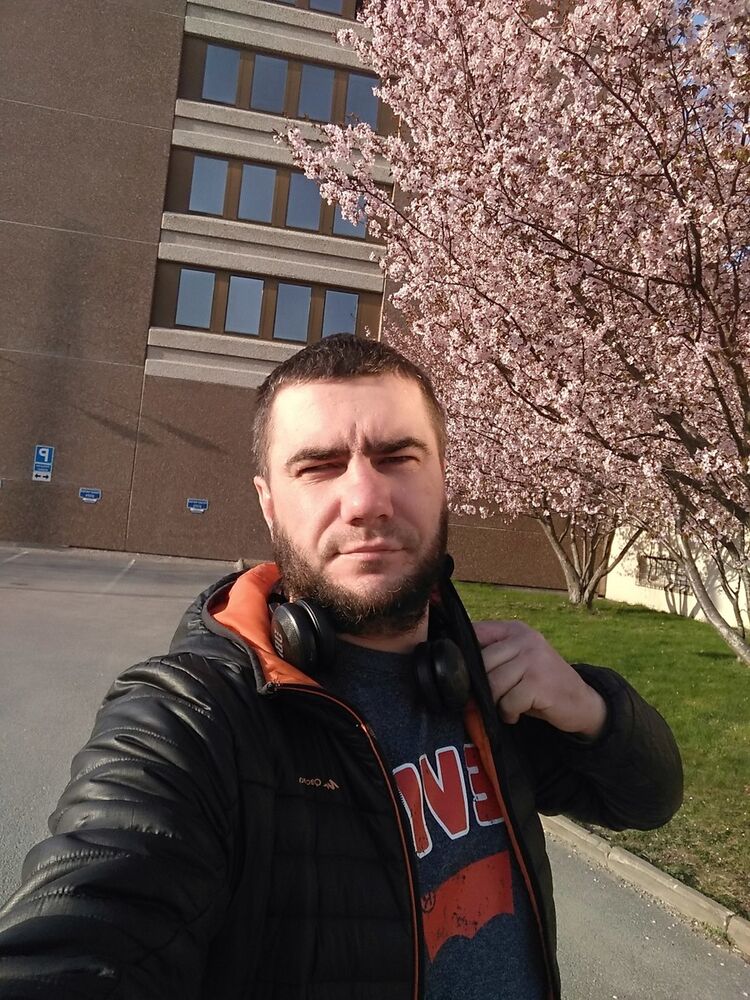  ,   Alex, 40 ,   ,   , c 