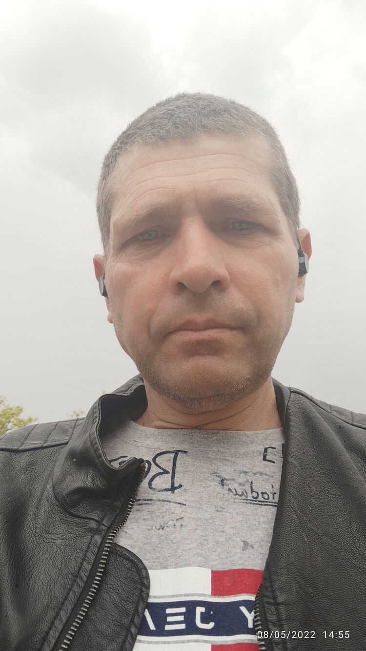  26401582  Krasimir, 53 ,    