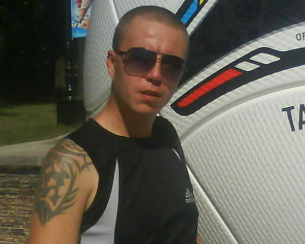 9702642  Guhhik, 41 ,    
