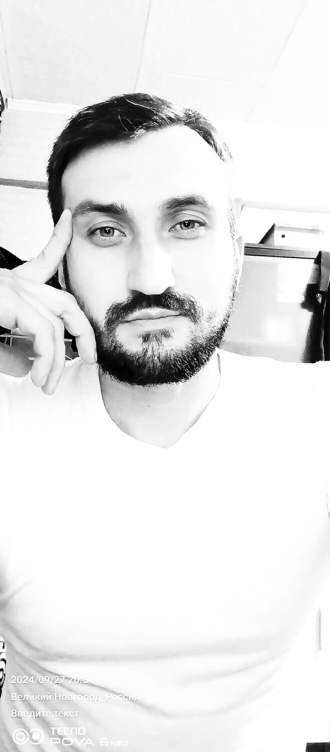  48180882  Alexander, 32 ,     