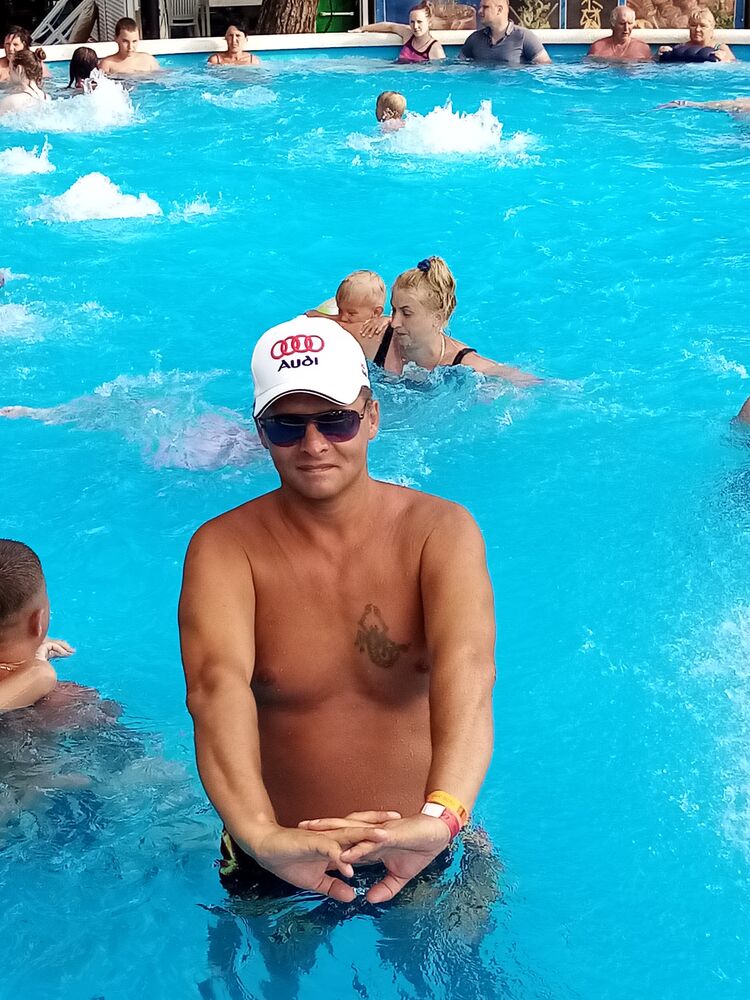  ,   Ivan, 48 ,     , c 