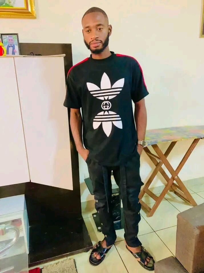  44092662  Jordy, 32 ,    