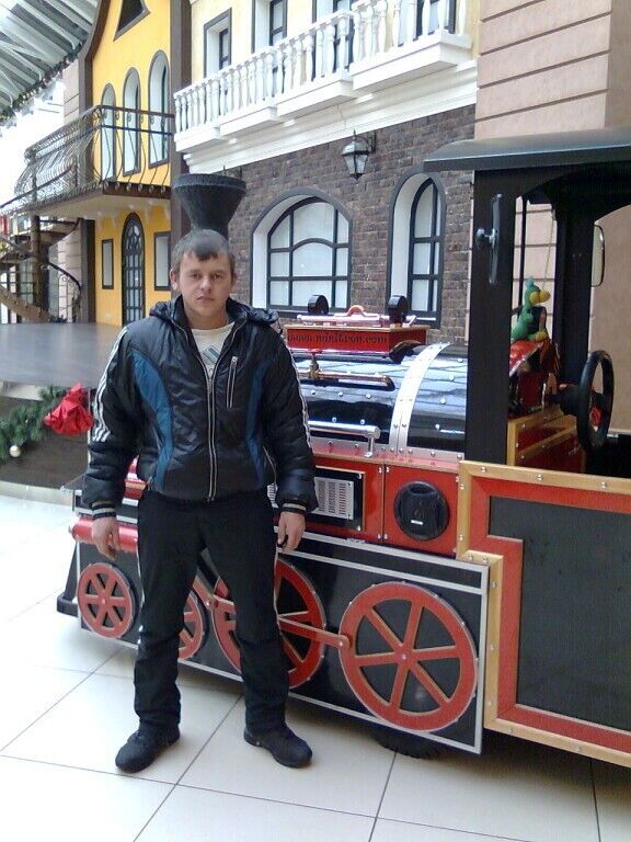 ,   Ivan, 33 ,   ,   