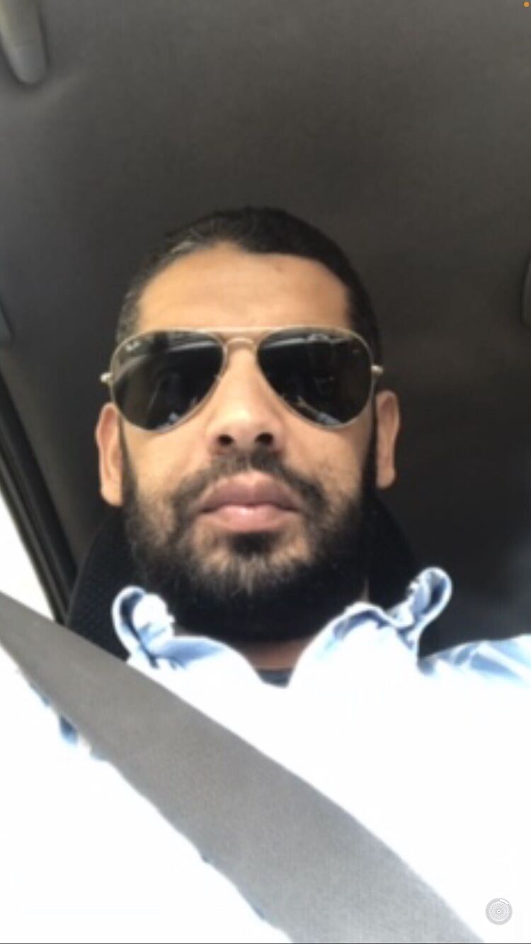  41106162  Adil, 39 ,    