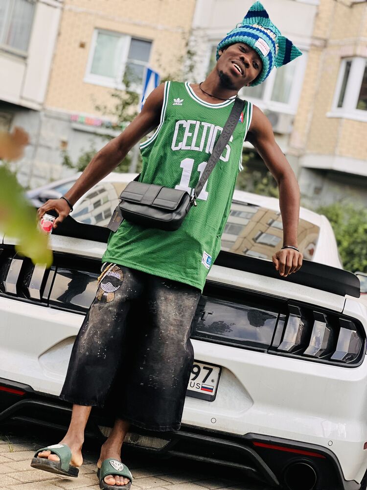  53225452  Assimiou, 25 ,    