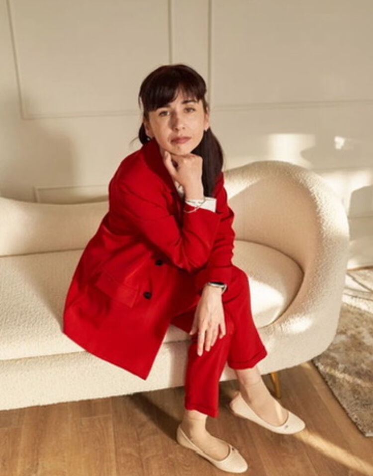  52900042  Lina, 42 ,     