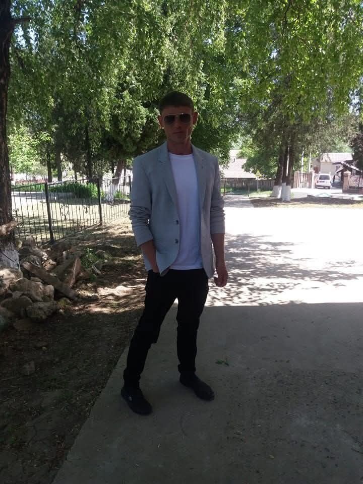  49796272  Dumitru, 33 ,    