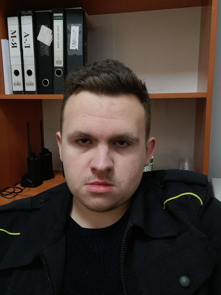  -,   Maxim, 22 ,   ,   , c 