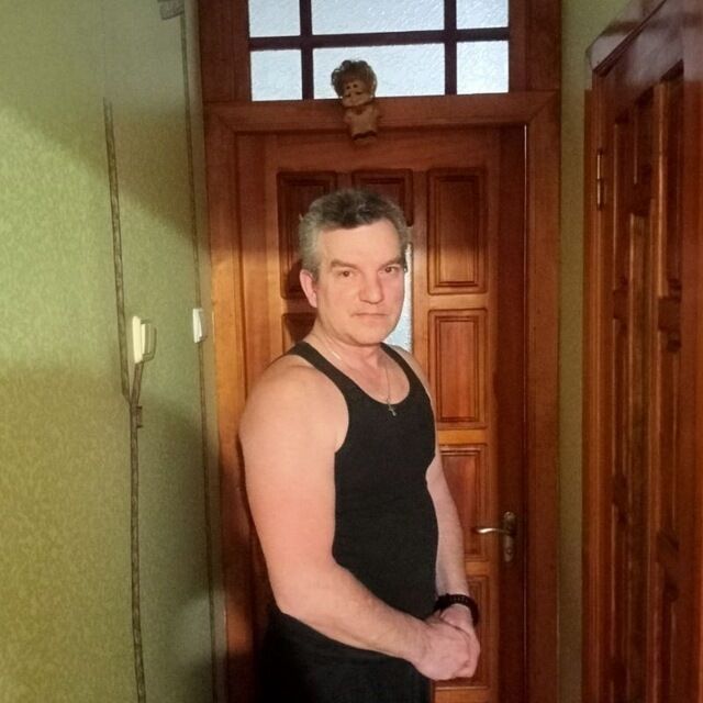  40711622  Viktor, 50 ,    