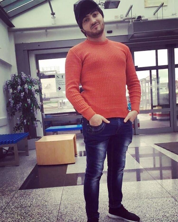  ,   Felix, 32 ,     , c 