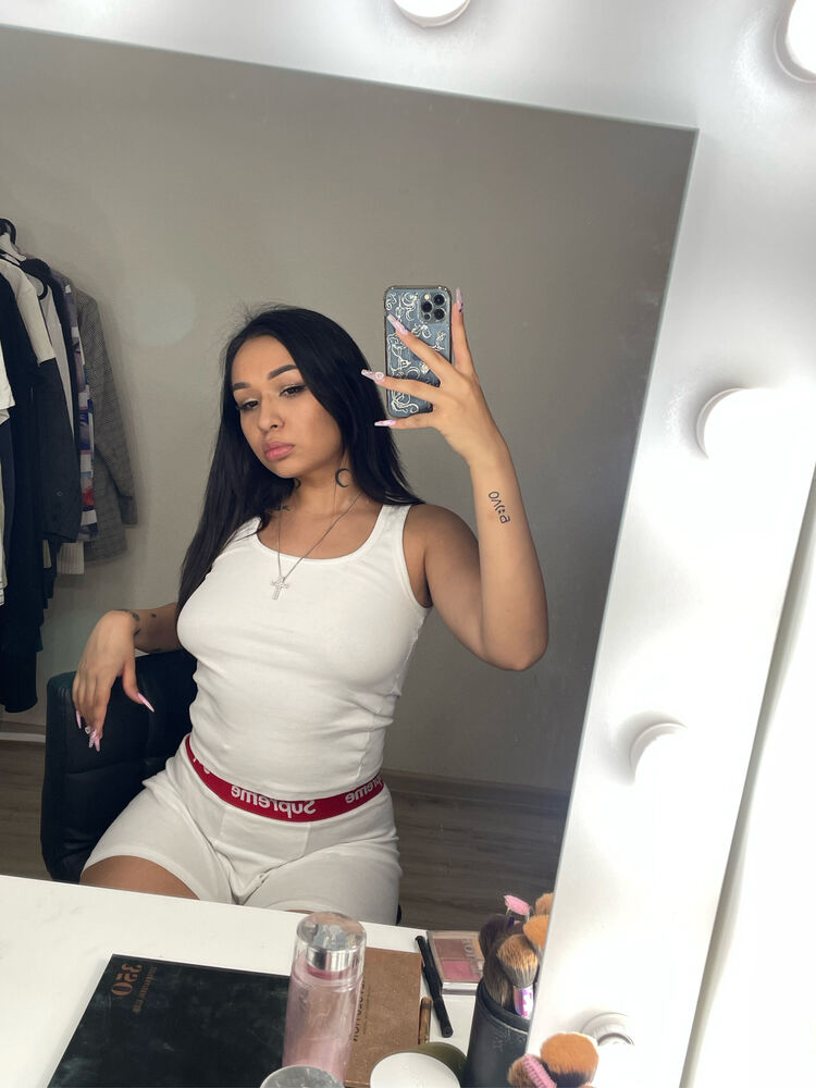  35798782  Amina, 24 ,    -