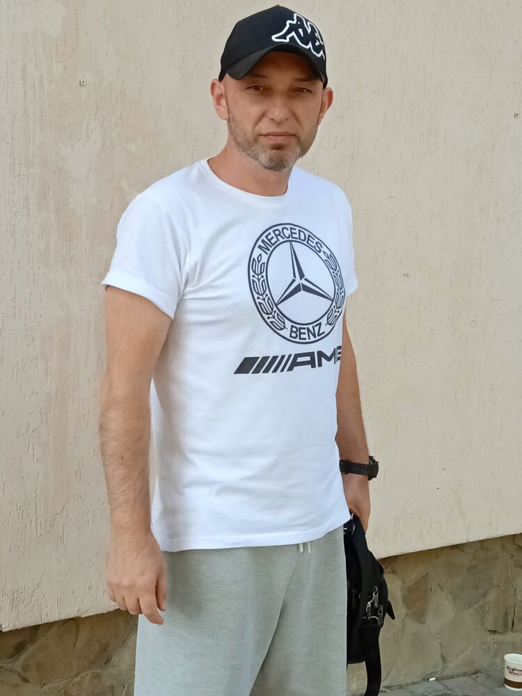 46162572  , 49 ,    