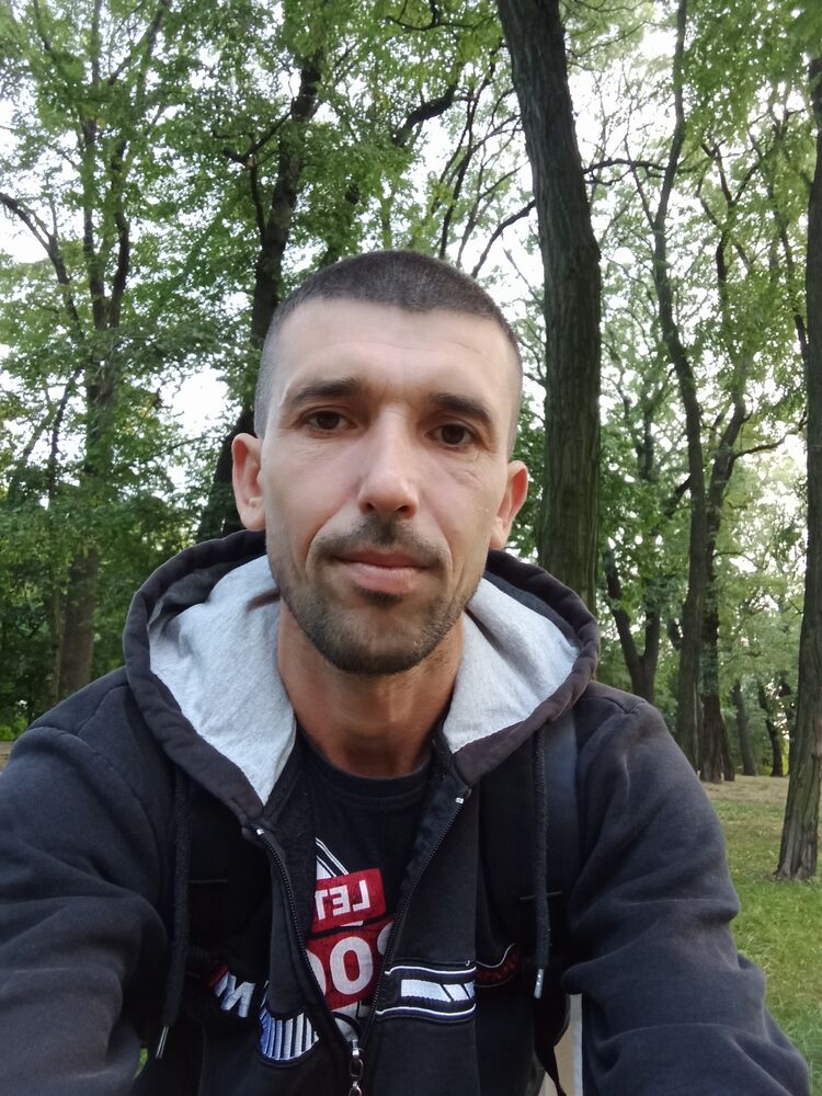  ,   Yuri, 37 ,   , 