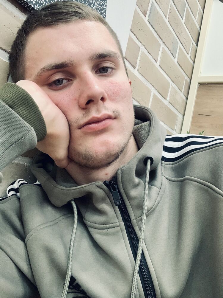  48067072  , 21 ,    