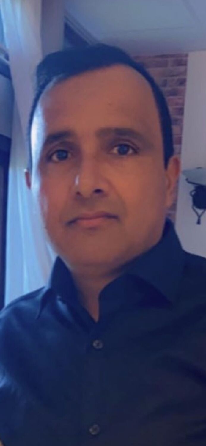  38602582  Zafar, 42 ,    Malmoe