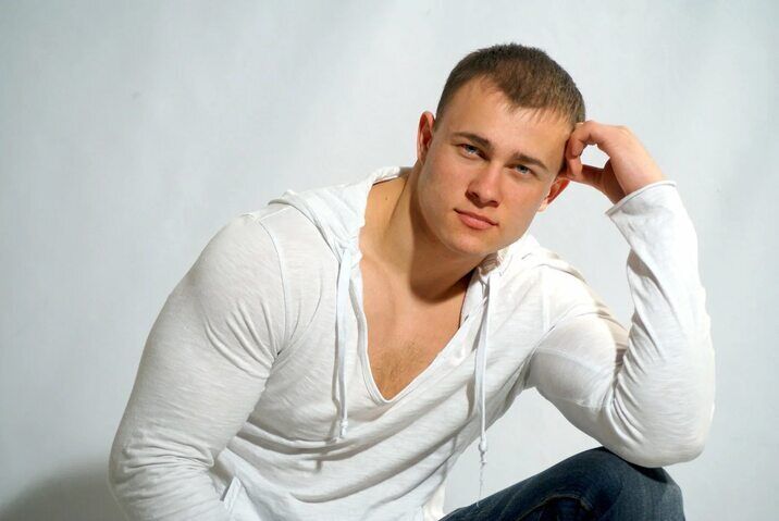  50683442  Alexei, 41 ,    