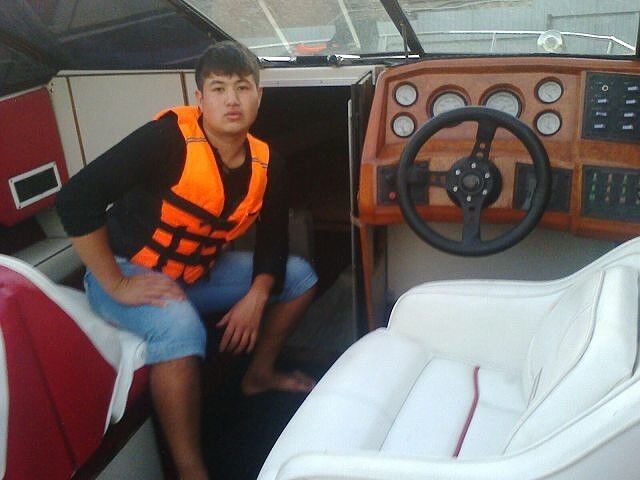  6124592  Artur, 30 ,    