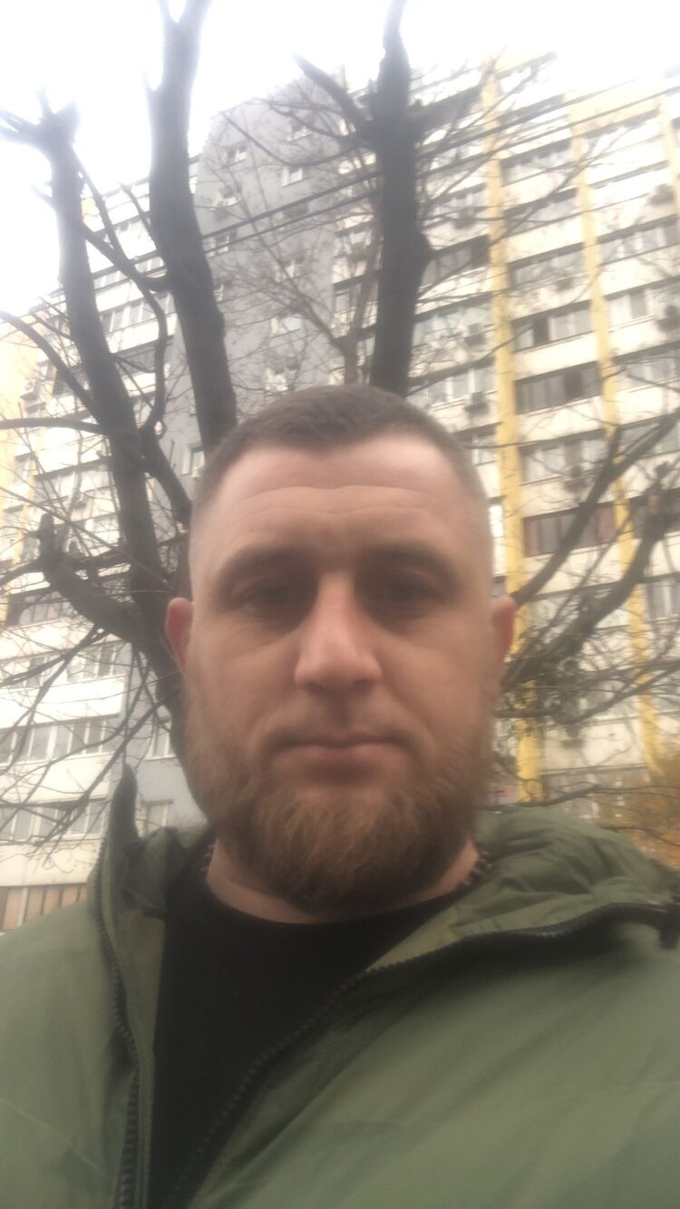  48179332  , 33 ,    