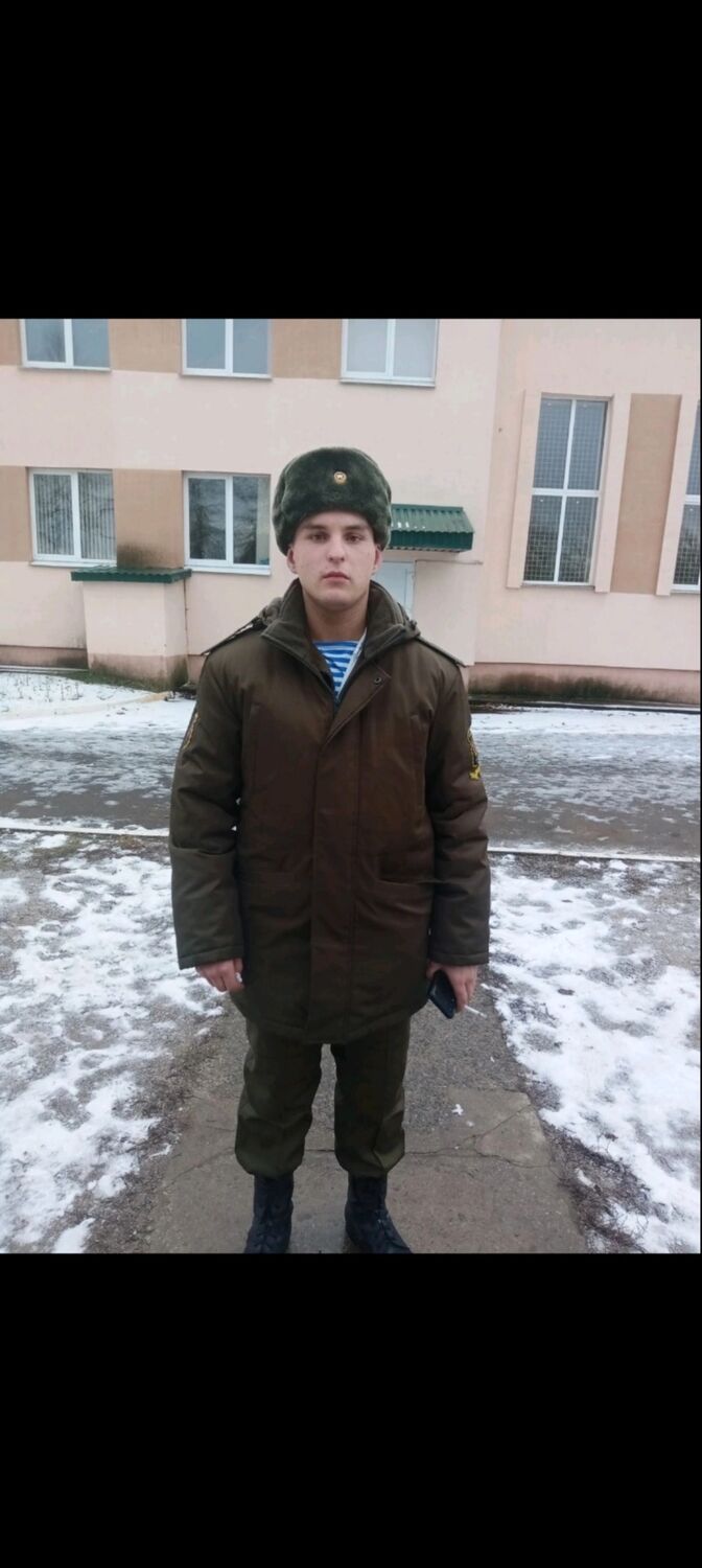  48349492  Vladislav, 24 ,    