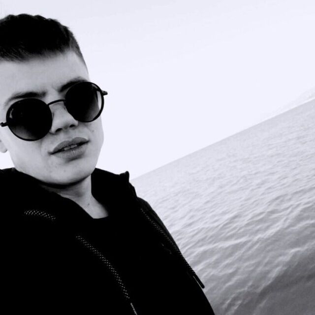  46167702  Ivan, 24 ,    