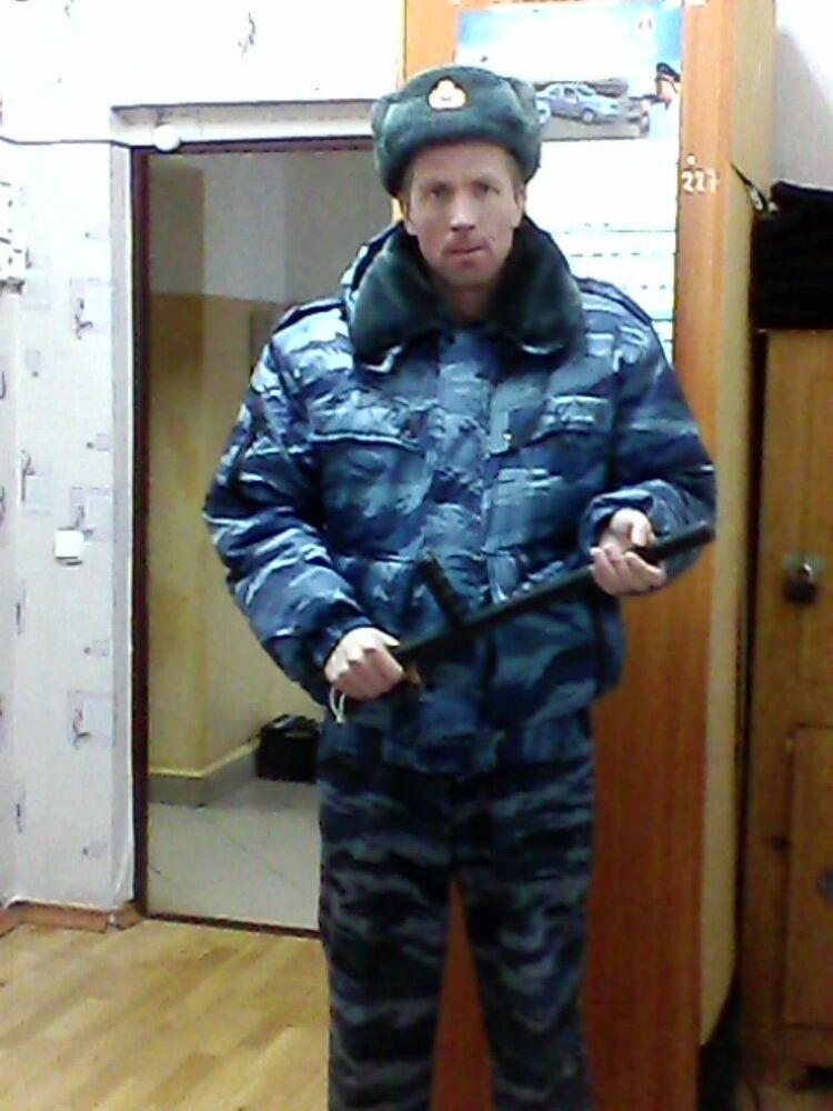  3999522  Sergei, 45 ,    
