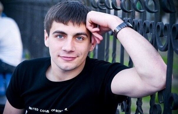  18628722  Mykola, 26 ,    