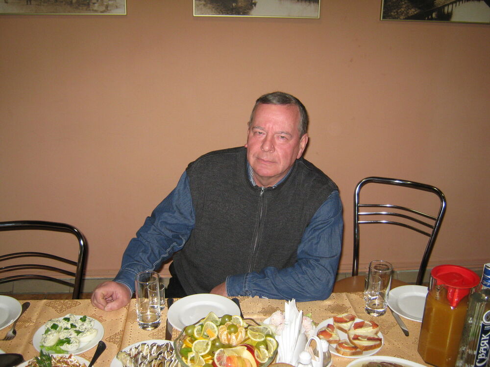  4689802  Victor, 74 ,    