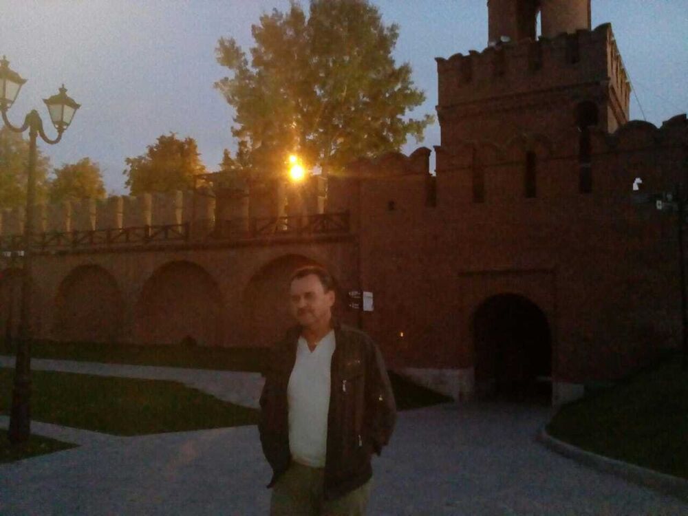  38594202  Yury, 63 ,    