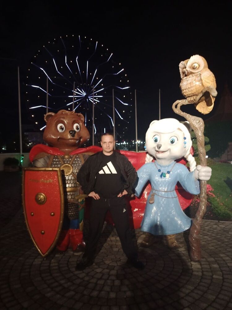  44771772  Alexander, 33 ,    