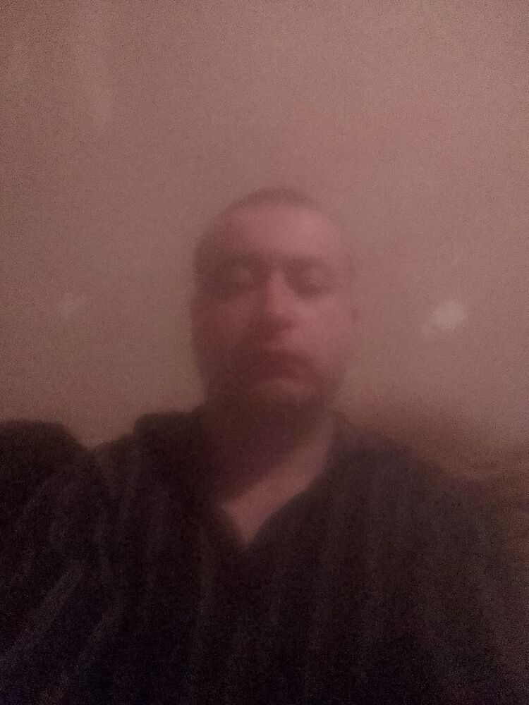  32516492  Artem, 38 ,    