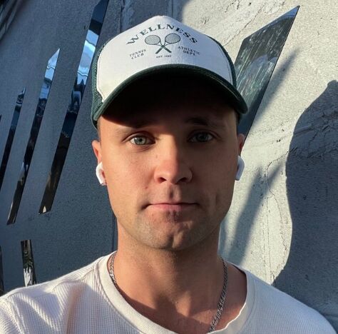  ,   Ruslan, 21 ,   ,   