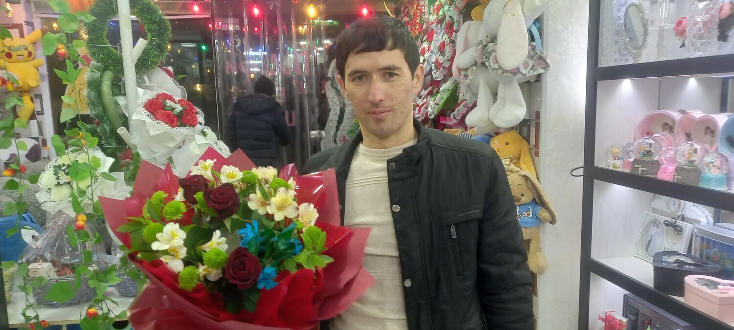  49469292  Shodlik, 31 ,    