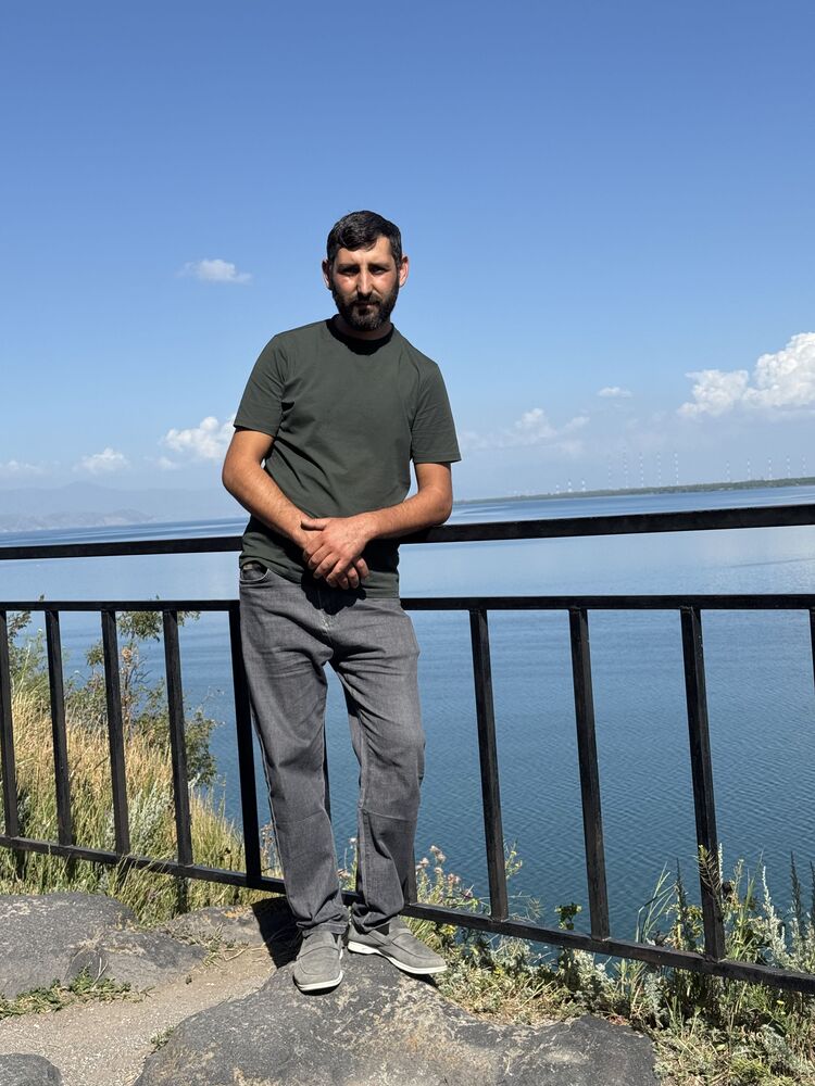  ,   Sargis, 34 ,   ,   