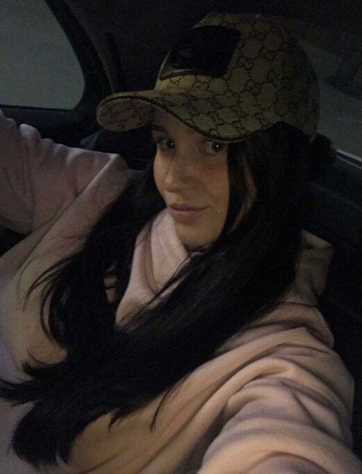  ,   Lenka, 30 ,   ,   