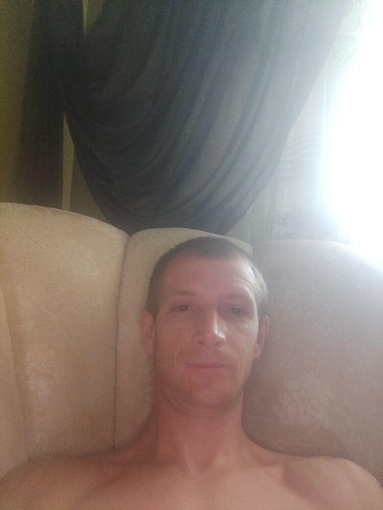  36648592  Slavic, 40 ,    